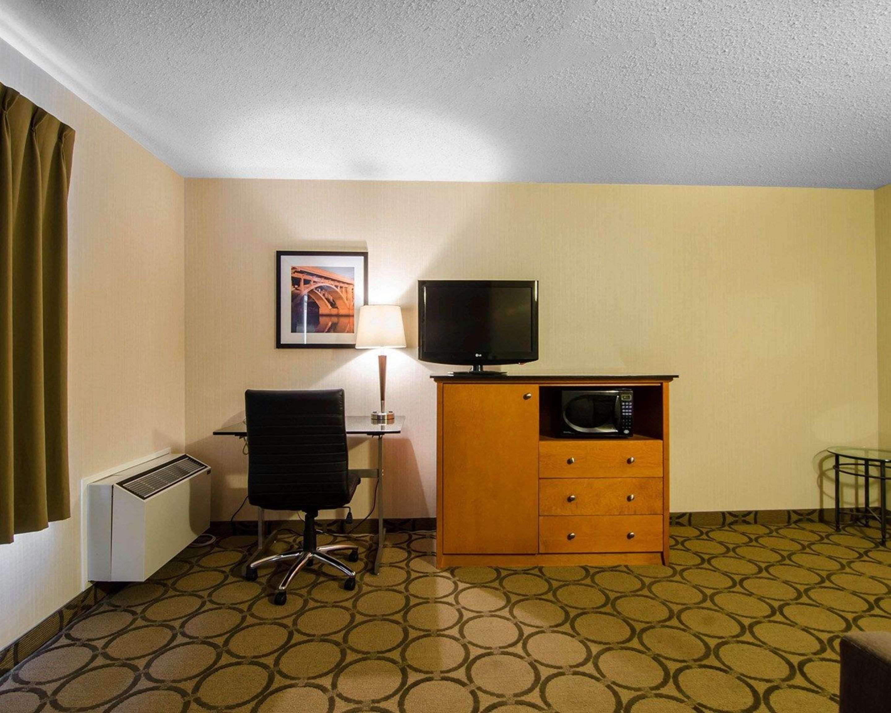 Comfort Inn Saskatoon Buitenkant foto