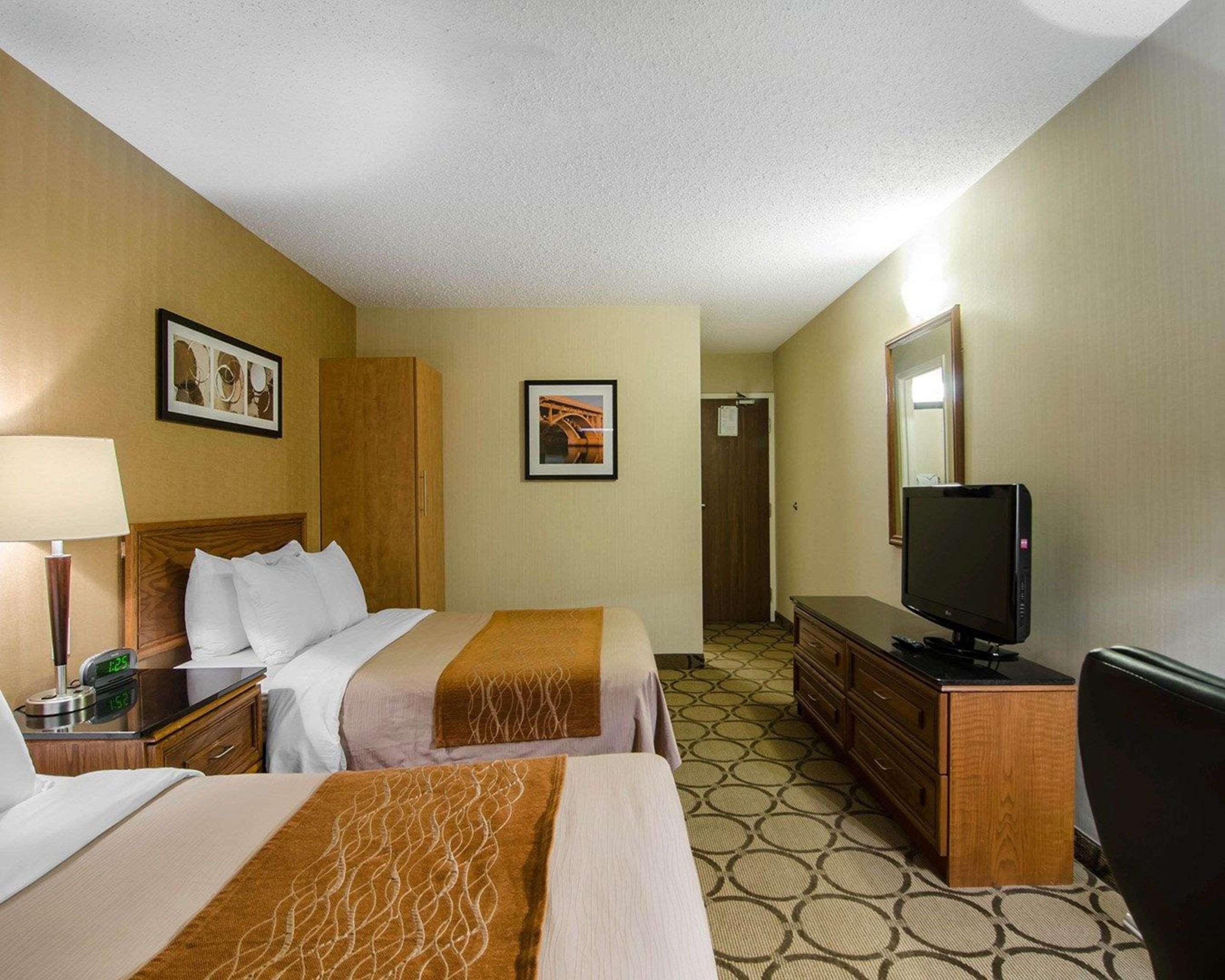Comfort Inn Saskatoon Buitenkant foto