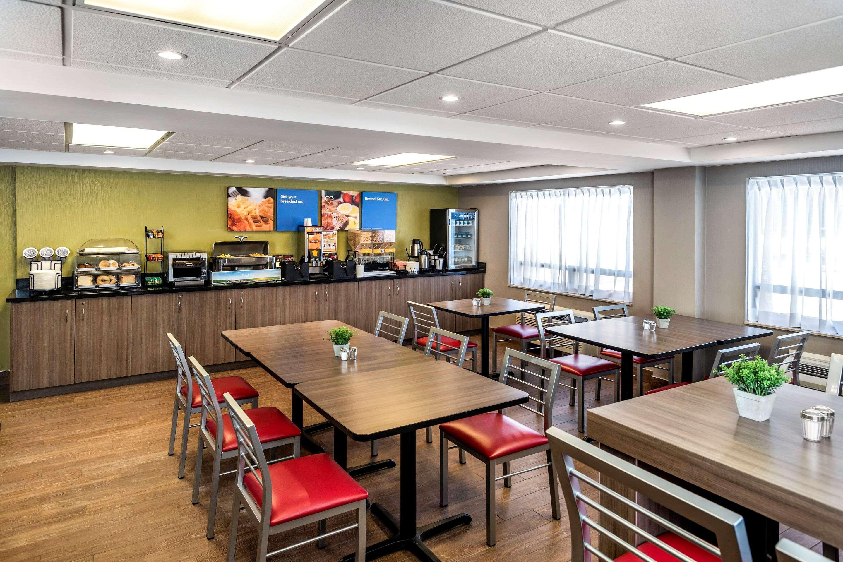 Comfort Inn Saskatoon Buitenkant foto